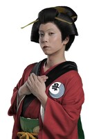 中山義紘扮する母上。