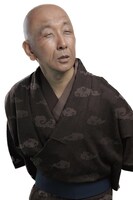 川下大洋（Piper）扮する先生。