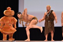 小島よしおの「そんなの関係ねぇ！」。