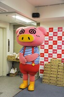一方のブタメンくんは心なしか緊張した様子。