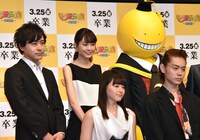 下段左から山本舞香、菅田将暉。上段左から松井優征、桐谷美玲、殺せんせーの着ぐるみ。