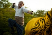 「珍遊記」の場面写真。