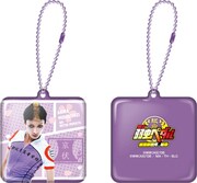 BIG ぷくぷくキーホルダー。（左から）御堂筋翔、キーホルダー裏面。