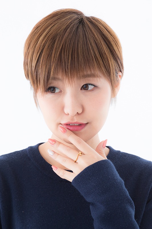 「暗殺教室」リング（潮田渚モデル）の着用イメージ。
