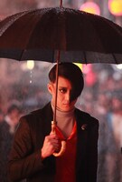 「テラフォーマーズ」より、小栗旬扮する本多晃博士。