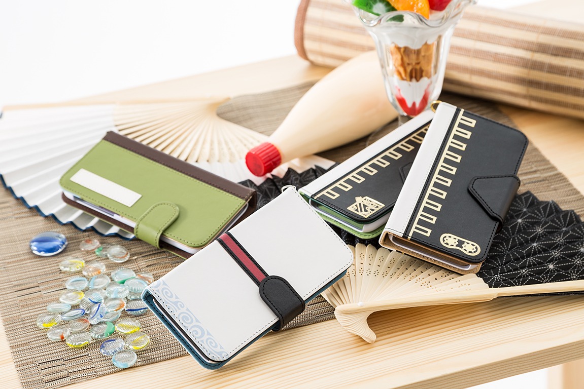「銀魂」キャラクター4人の衣装をモチーフにしたスマートフォンケース。