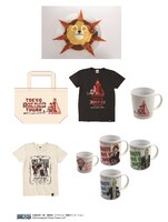 「東京ワンピースタワー」1周年記念グッズと限定メニュー「サニー号オムライス」。