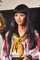 鋸村ギーコ役の内田理央。