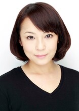 成増梅子役を演じる佐藤仁美。