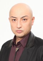 同僚の教師・本郷潤吉役を演じる山内圭哉。