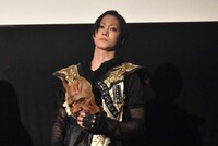 怨憎役の玉城裕規。