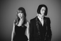 「innocent promise」を歌うTRUSTRICK。