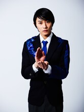 猪野広樹演じる葛先賢人（くずさきけんじん）。孤高の貝類オタク。