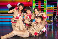 KiLLER KiNGのメンバーを演じるキャスト4人。※写真は昼公演終演後に撮影されたもの。