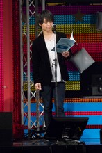 音済百太郎役の柿原徹也。