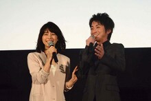 （左から）石田ゆり子、藤原竜也。