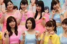 （上段左から）鈴木香音、尾形春水、野中美希、牧野真莉愛。（下段左から）譜久村聖、松岡茉優、石田亜佑美、工藤遥。