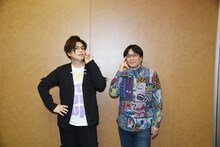 （左から）緑川光、高松信司。