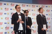 （左から）イシグロキョウヘイ監督、福島祐一プロデューサー、斎藤俊輔プロデューサー。