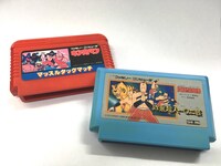 ファミリーマートコンピューターのゲーム「キン肉マン マッスルタッグマッチ」と「闘将!!拉麺男 炸裂超人一〇二芸」。