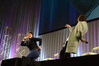 小野友樹と小野大輔による「ジョジョ」決めポーズ合戦。