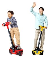 JW765に乗り、楽しんでいる様子。