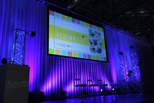 「AnimeJapan 2016」にて行われた「NEW GAME!」ステージの様子。