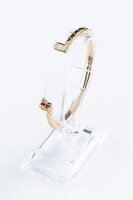 メリオダスモデルのバングル。