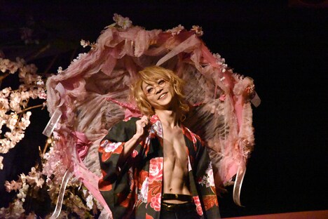 「浪漫活劇譚『艶漢』」公開ゲネプロの様子。