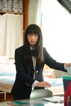 蝶野葉子役を演じる上野優華。