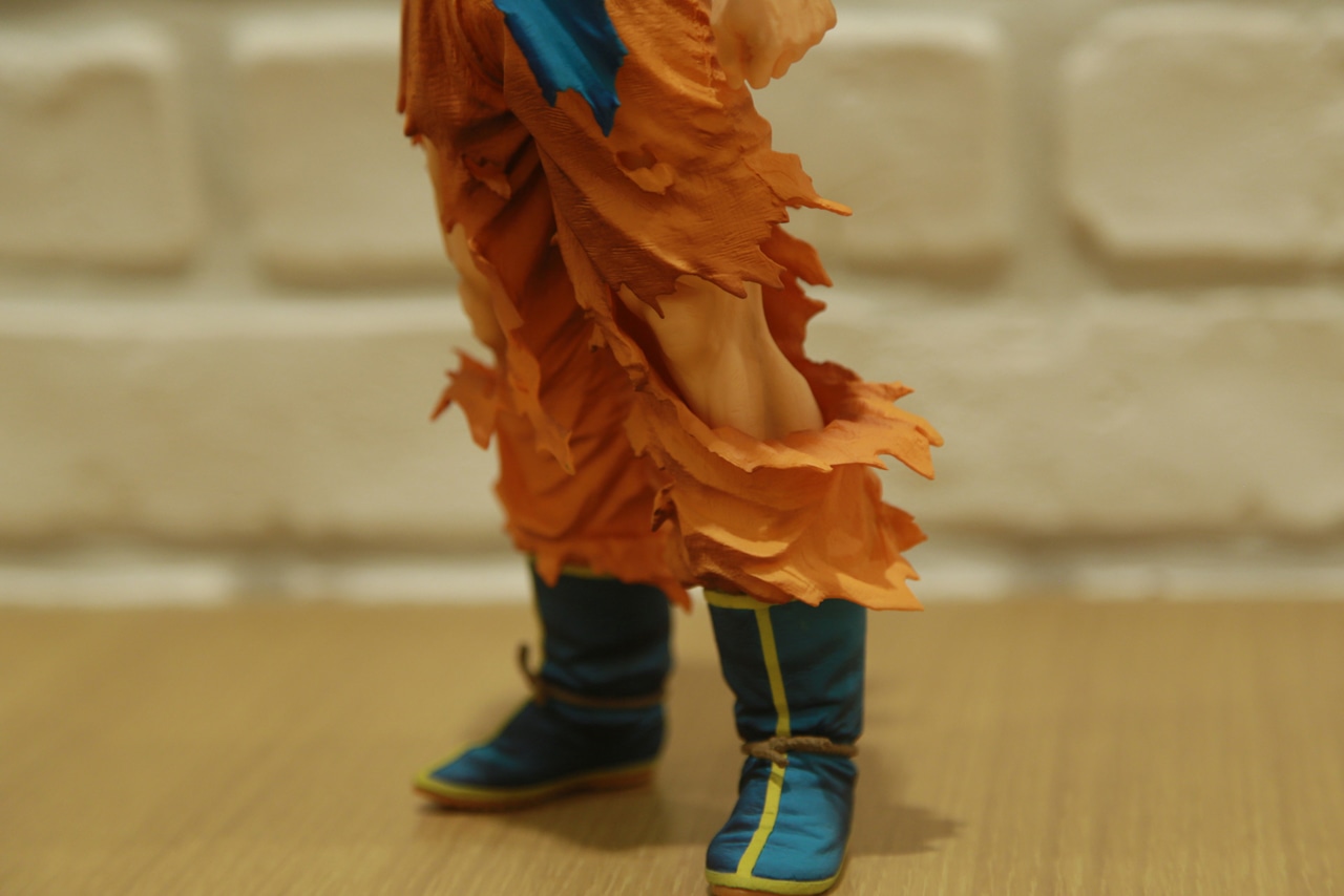 アニメカラーをベースにした「THE BRUSH」。