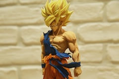 ハイクオリティな4種の悟空が当たる一番くじ 平面に見えるフィギュアも コミックナタリー