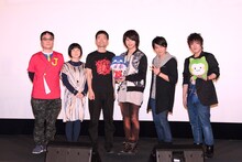 （左から）シリーズ構成を務める佐藤大、寺本幸代監督、たかはしひでやす、ジョーカー役の村瀬歩、スペード役の下野紘、フェニックス／赤井翼役の松岡禎丞。