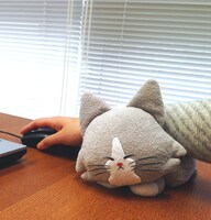 「アルフレッドハンドレストぬいぐるみ」の使用例。