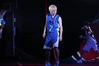 「舞台『黒子のバスケ』 THE ENCOUNTER」より。（撮影：引地信彦　田中亜紀）