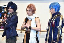 （左から）グレイ・フルバスター役の白又敦、ナツ・ドラグニル役の宮崎秋人、ジェラール・フェルナンデス役の荒木宏文。