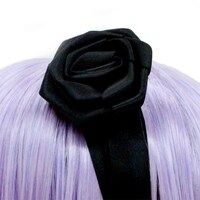 枝垂ほたるの髪飾りを再現したヘアバンド。