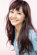脇田陽万里役の松井愛莉。