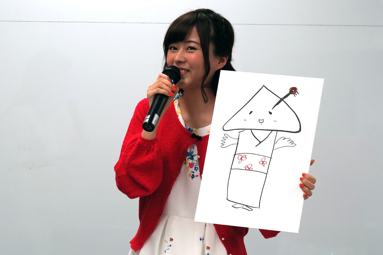 京都を擬人化したキャラクターを描いてみせた水瀬いのり。