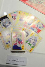 エリア3「セーラームーン伝説のはじまり」より、なかよし付録の展示風景。