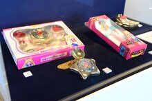 エリア4「セーラームーン エスカレーション～社会現象となったセーラームーン」の展示風景。