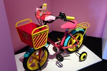 エリア4「セーラームーン エスカレーション～社会現象となったセーラームーン」の展示風景。