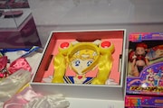 エリア4「セーラームーン エスカレーション～社会現象となったセーラームーン」の展示風景。