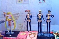 エリア4「セーラームーン エスカレーション～社会現象となったセーラームーン」の展示風景。