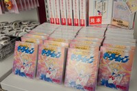 スペシャルショップで販売されているグッズ。