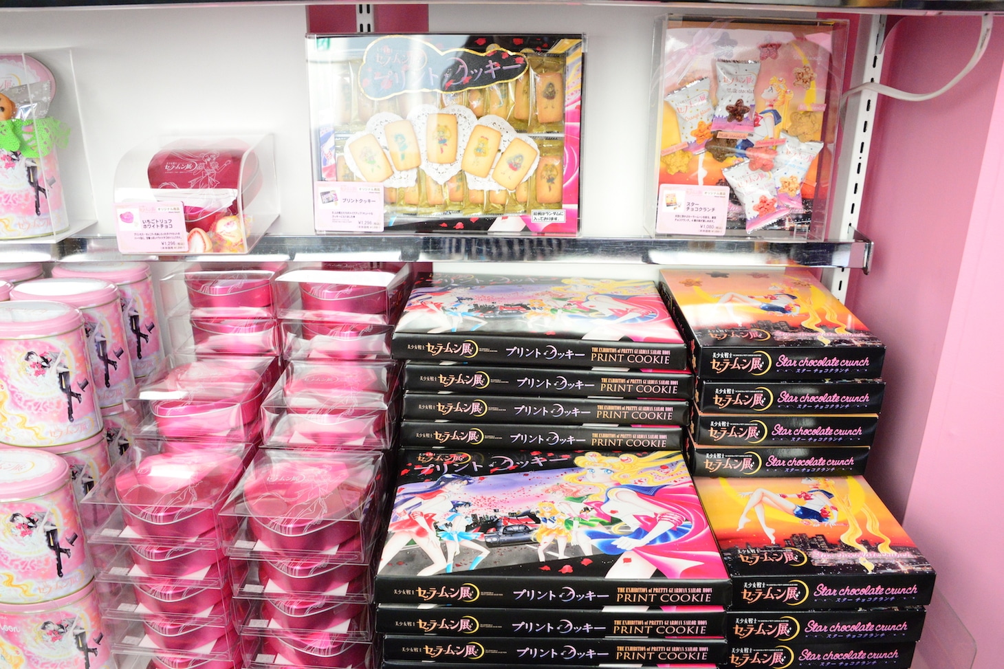 スペシャルショップで販売されているグッズ。