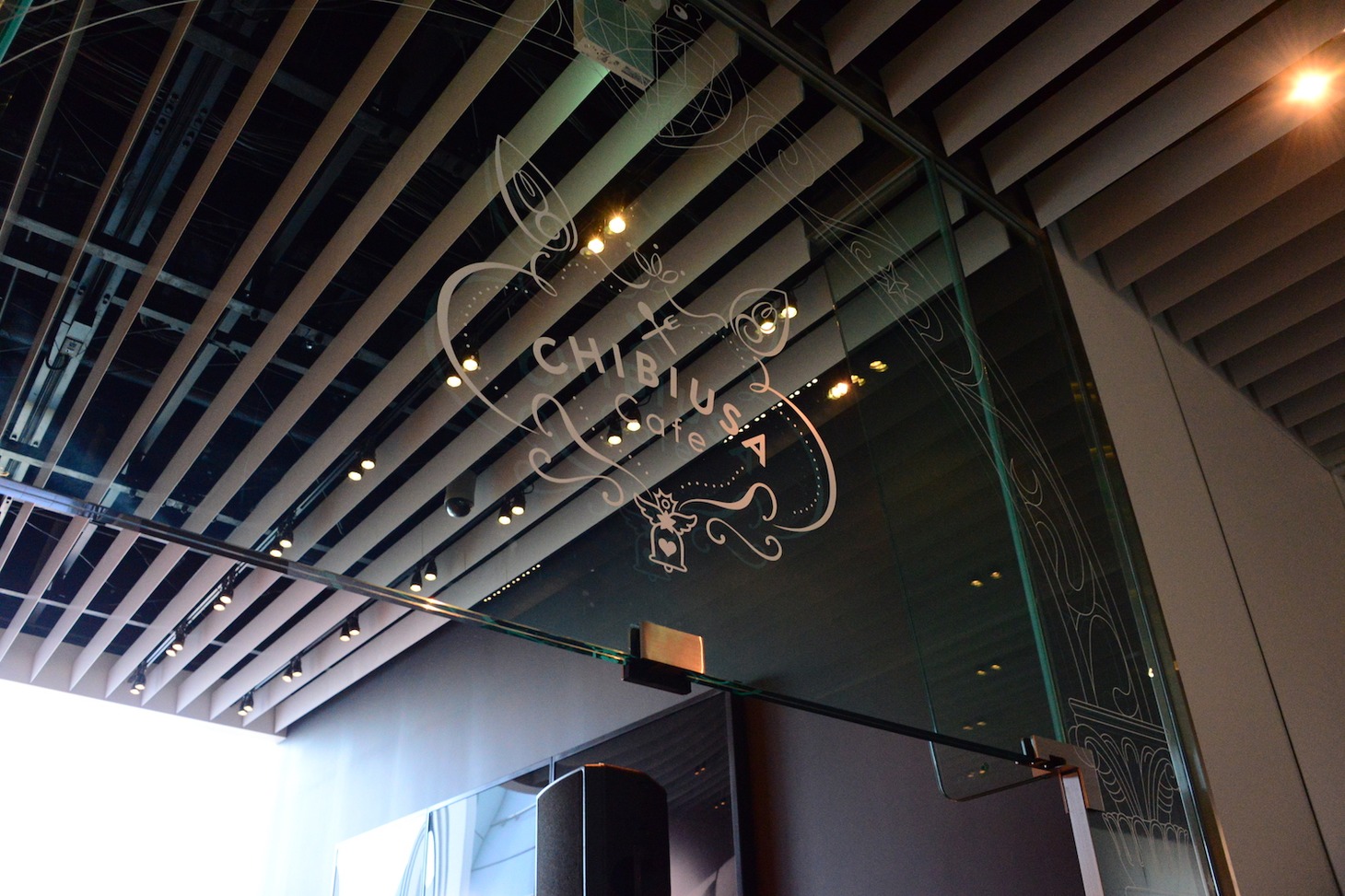 「CHIBIUSA Cafe」のエントランス。