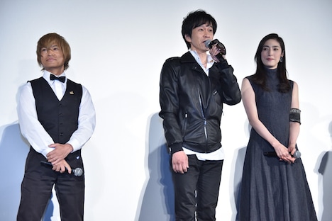 （左から）古谷徹、小山力也、天海祐希。