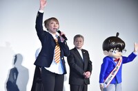 「（映画の鑑賞中に）瞬きした人？」と問いかける高山みなみ。