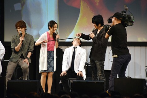 「フェイスバンク」対決の様子。